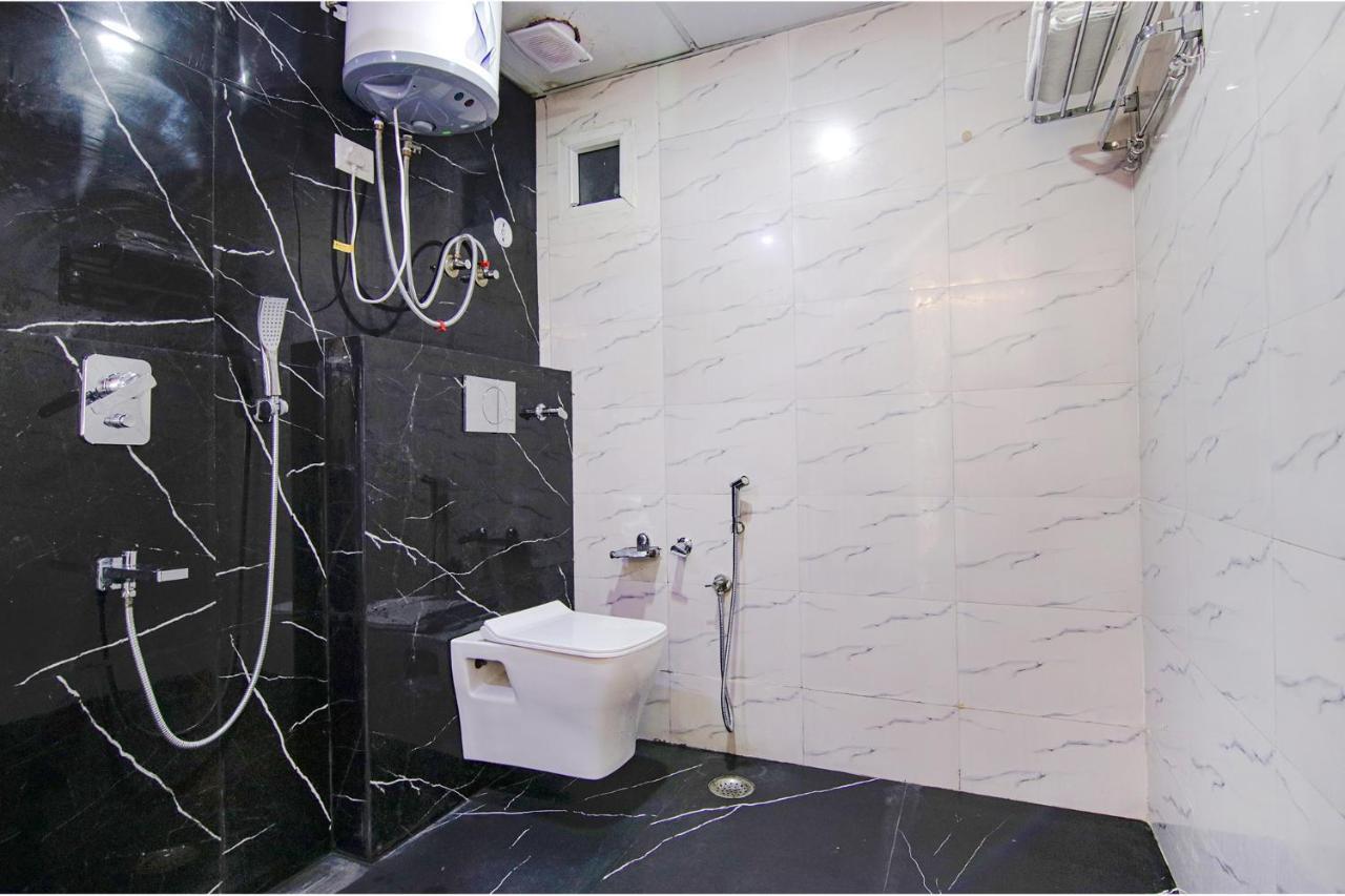 Fabhotel Satyam International Noida Bagian luar foto