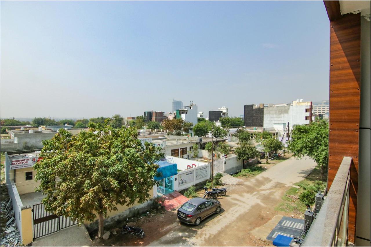 Fabhotel Satyam International Noida Bagian luar foto