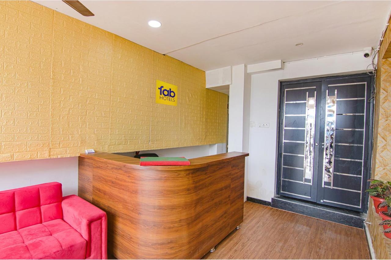 Fabhotel Satyam International Noida Bagian luar foto