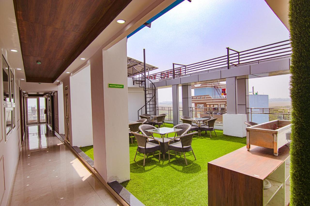 Fabhotel Satyam International Noida Bagian luar foto